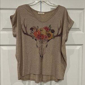 Boho Floral Antler Graphic Tee in Tan